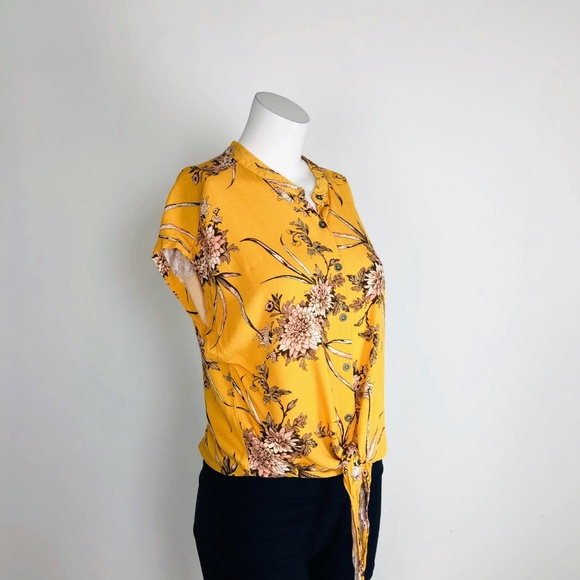 Lira Alannah Yellow Floral Print Tie Front Blouse - Picture 6 of 8